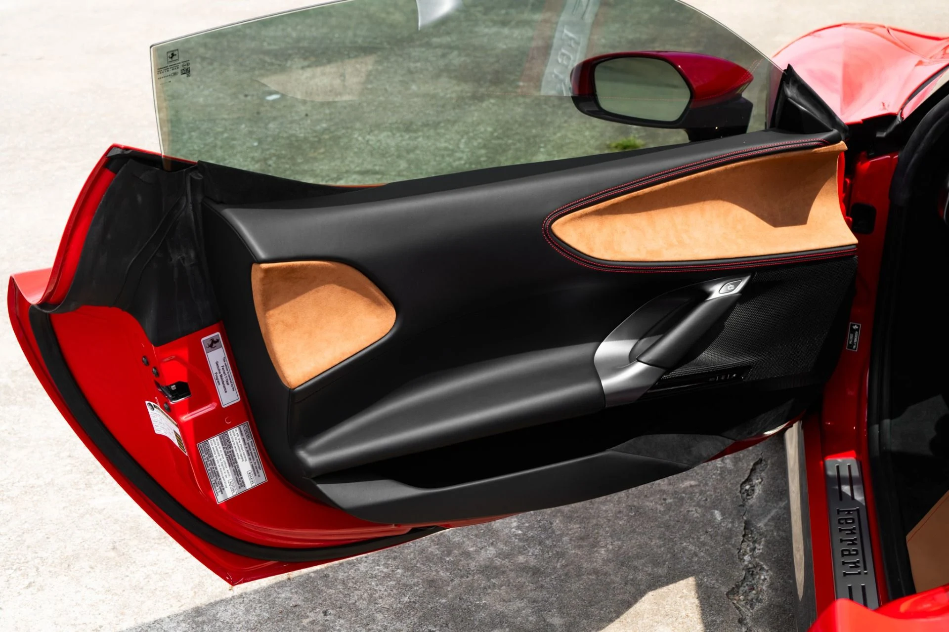 mph033_2048431426_Used_2023_Ferrari_SF_90_Stradale_1753986434_ae12b94f97