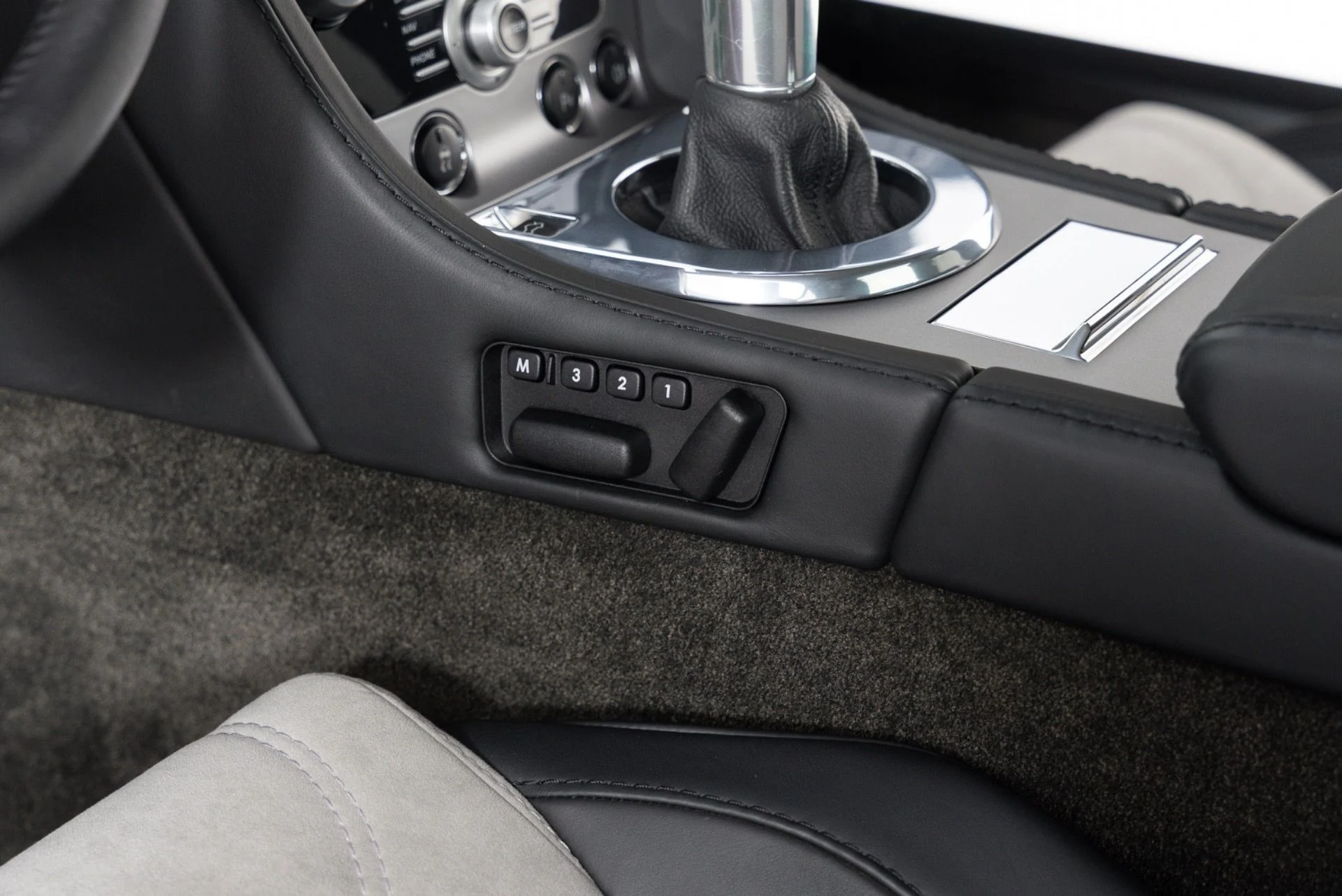 mph033_2054265110_Used_2009_Aston_Martin_DBS_V12_Manual_1782515507_1100f60e55