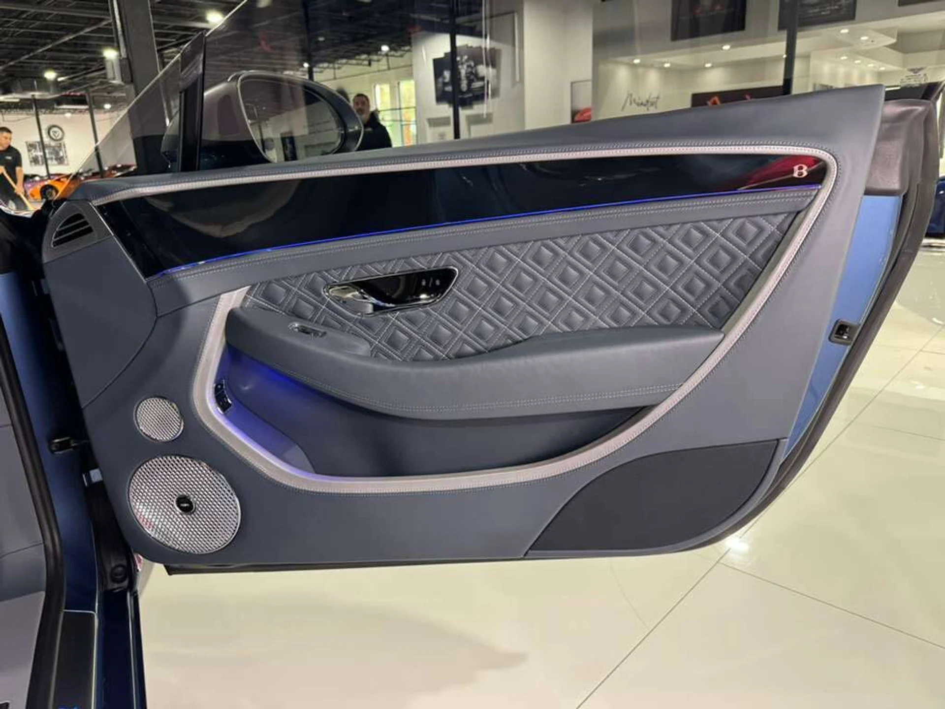 mph033_2055344817_5878c6f976da1cbecce7b4fbacb37012_a46e77562b