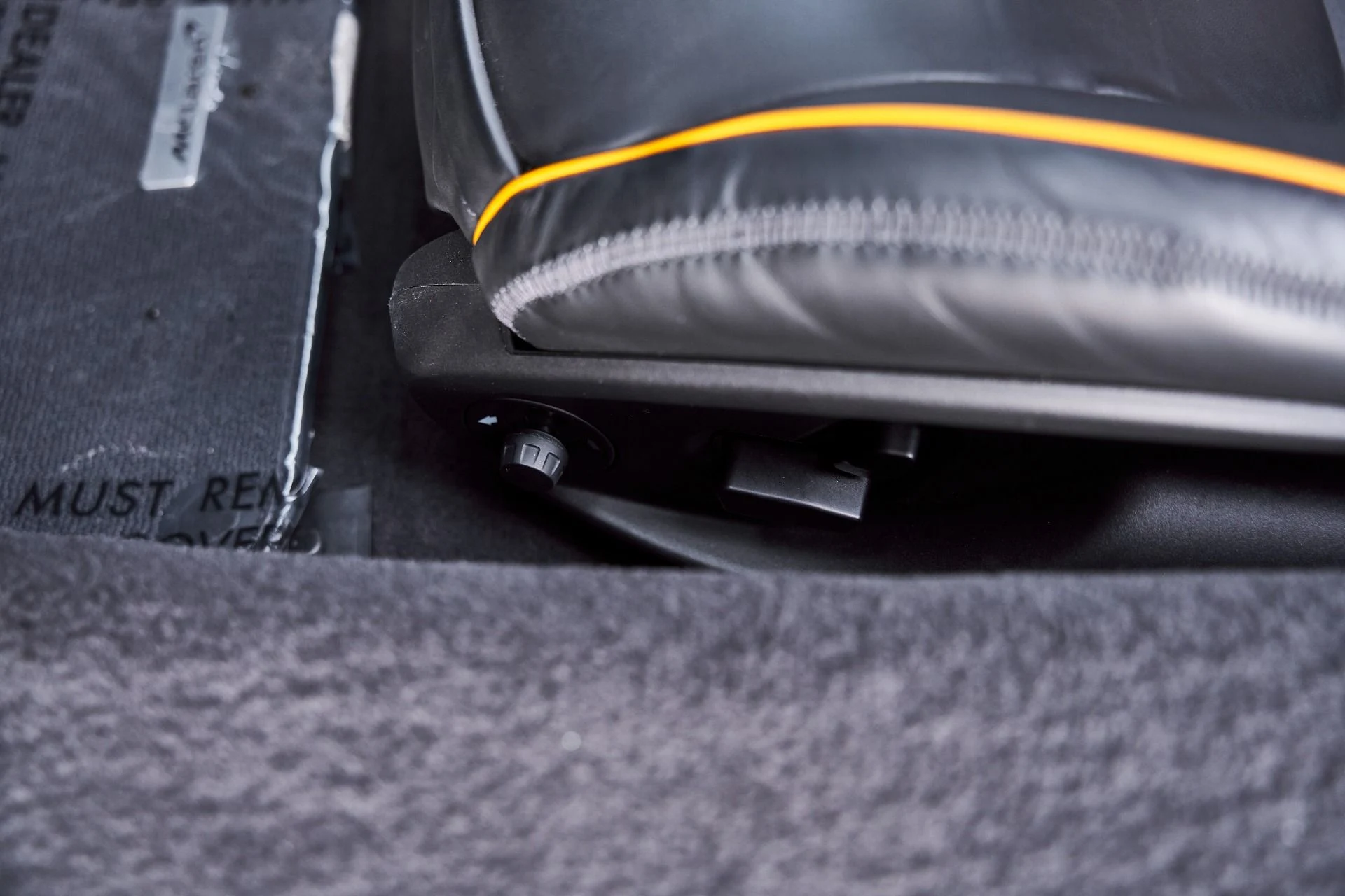 mph033_2055812851_Used_2023_Mc_Laren_Artura_1770833718_ee3f7ee3e2