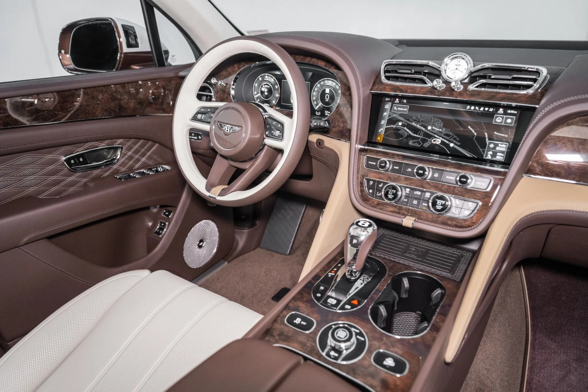 mph033_2060815604_Used_2025_Bentley_Bentayga_EWB_Mulliner_1762964457_035671e15c