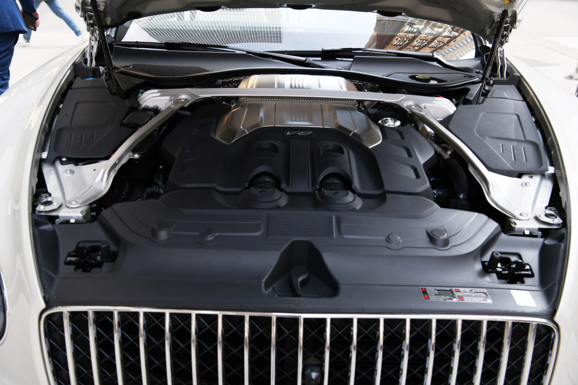 mph033_2067061979_Used_2024_Bentley_Continental_GTC_Convertible_GTC_Azure_V8_1759874736_ee7dbb7491