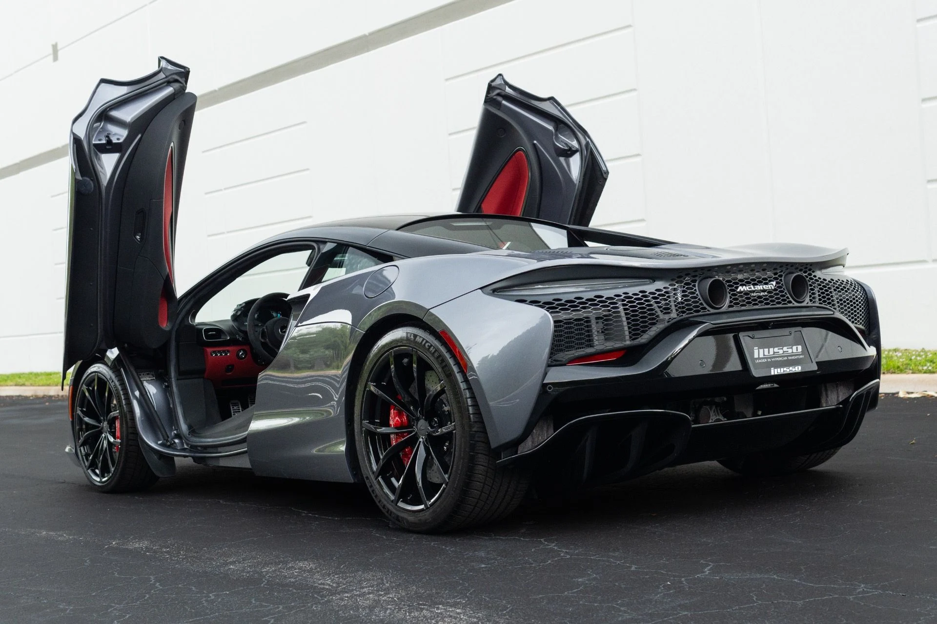 mph033_2069071903_Used_2023_Mc_Laren_Artura_1776712926_0af5c974b9