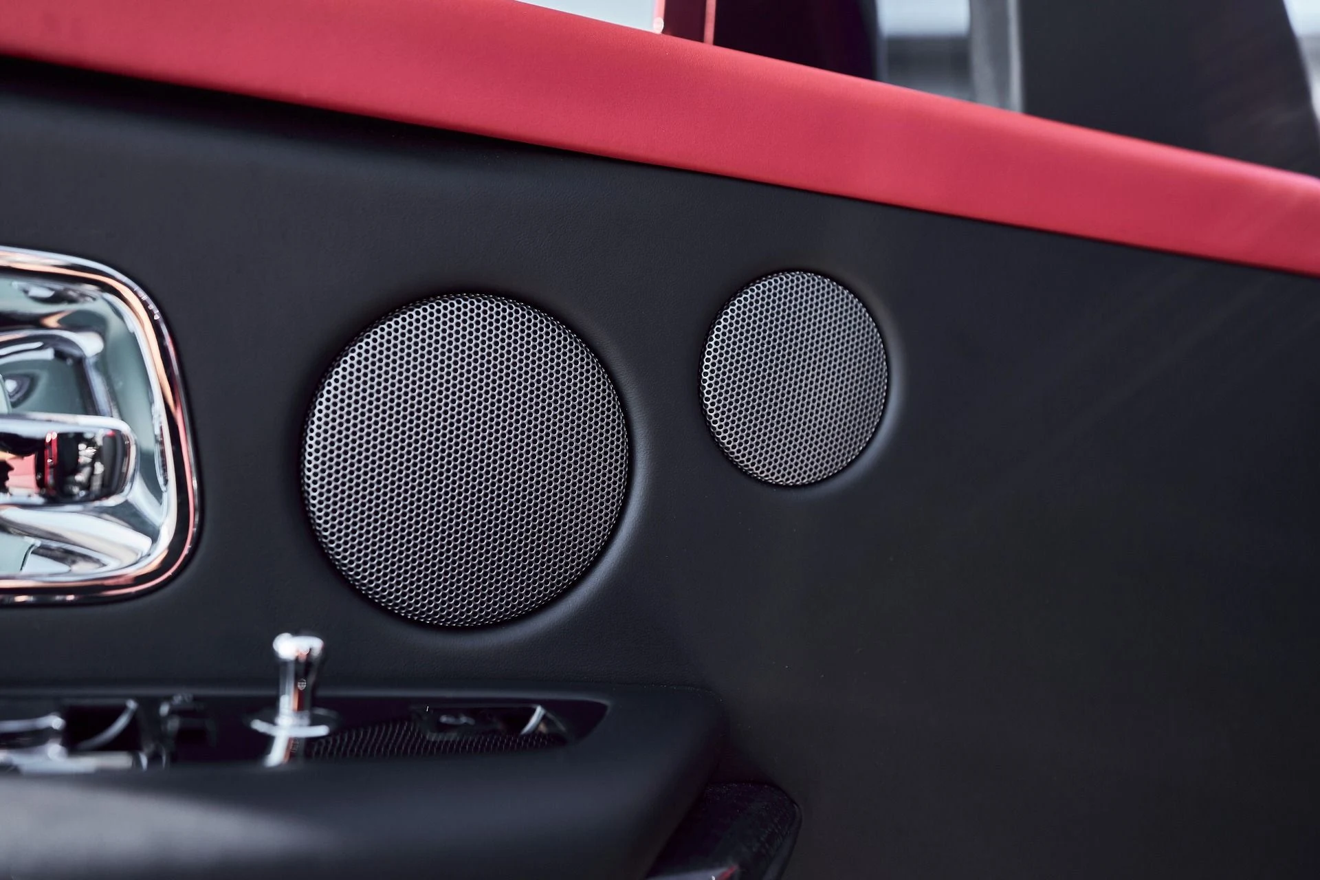 mph033_2071606406_Used_2022_Rolls_Royce_Cullinan_Black_Badge_1764038742_193faf05fc