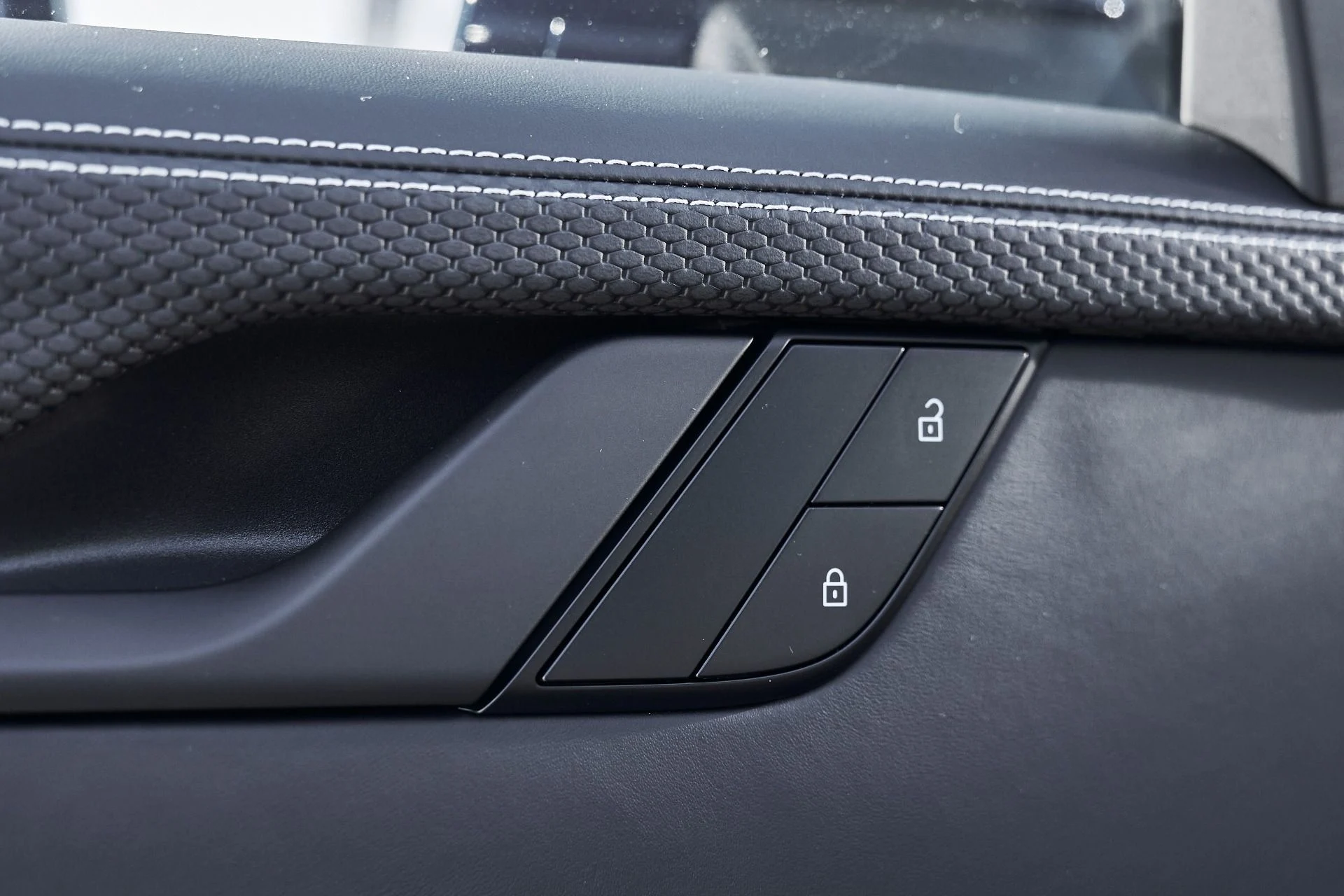 mph033_2079408908_Used_2025_Porsche_911_GT_3_1769736852_3298b2f34d