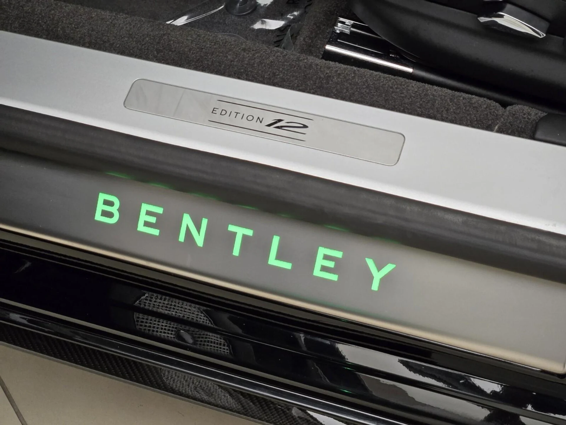 mph033_2092004556_Used_2024_Bentley_Flying_Spur_Speed_Edition_12_1784266932_50f05d8195