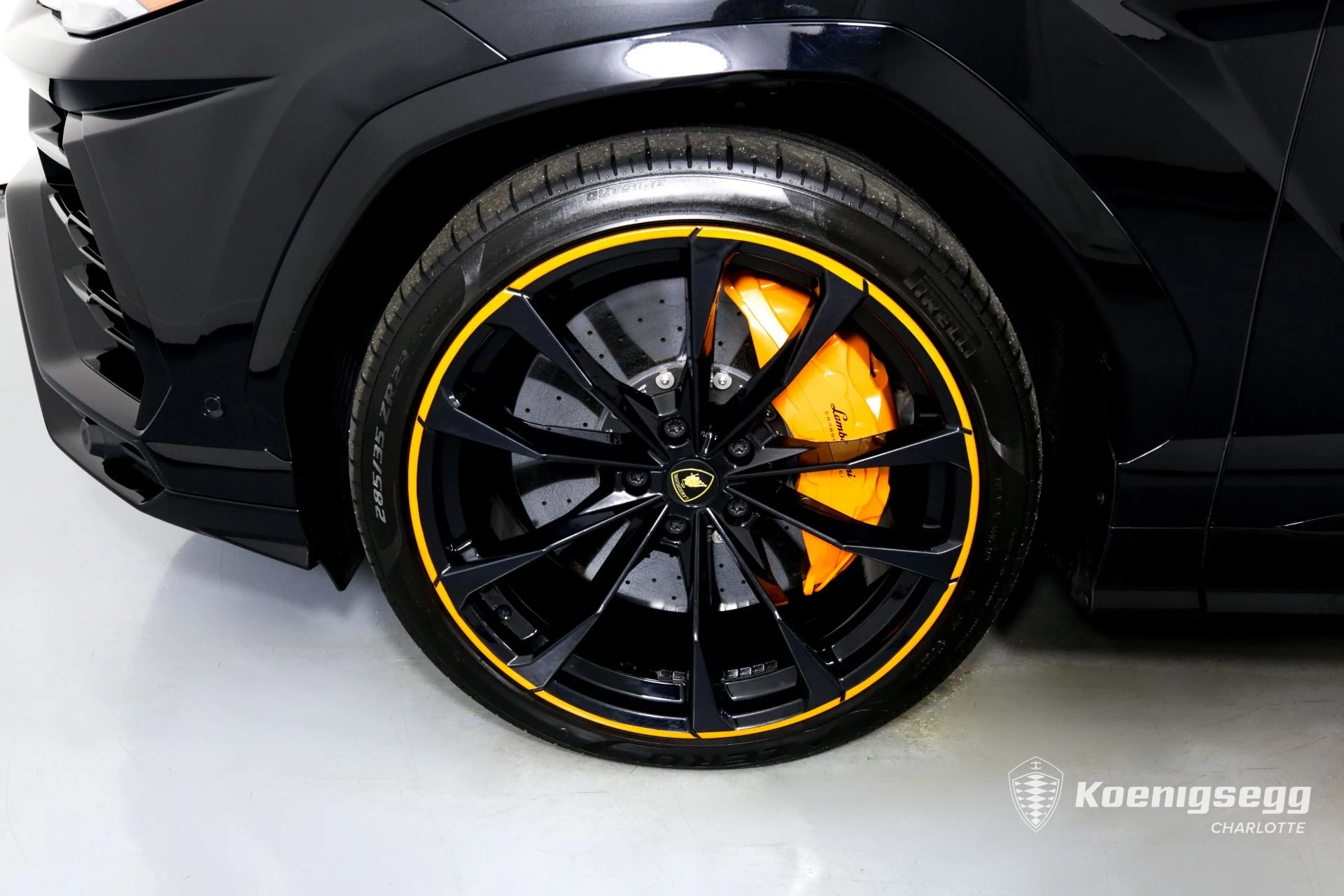 mph033_2096324797_Used_2021_Lamborghini_Urus_1675553145_510e3f9913