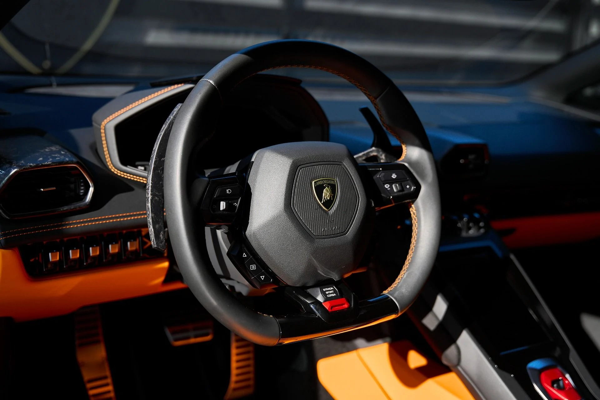 mph033_2098009957_Used_2020_Lamborghini_Huracan_EVO_Base_1766024327_98d8db59ee