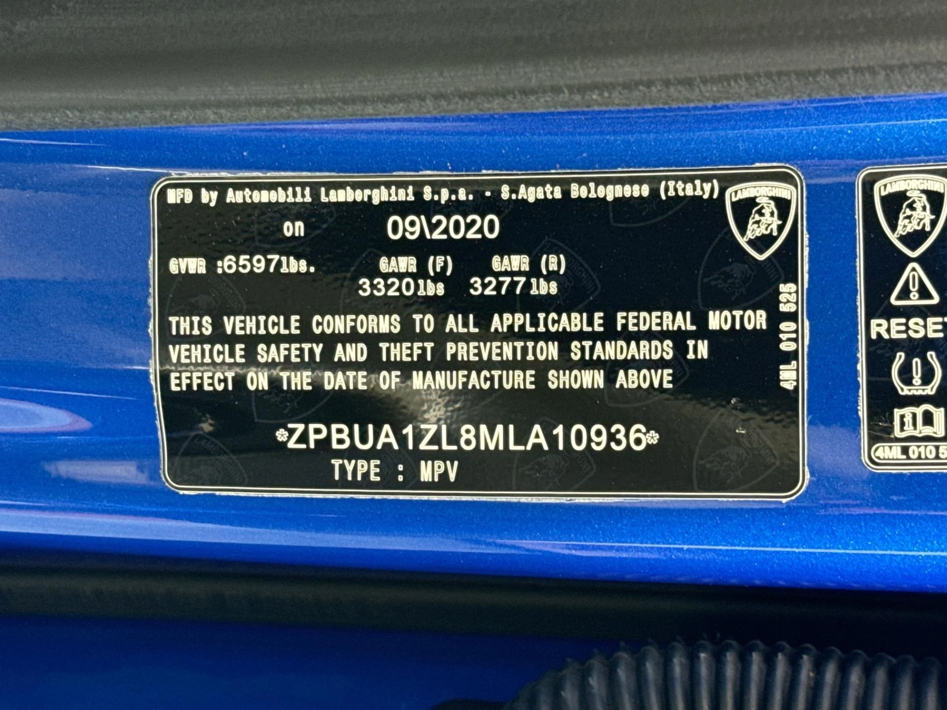 mph033_2107592209_Used_2021_Lamborghini_Urus_1783027579_a0934da156