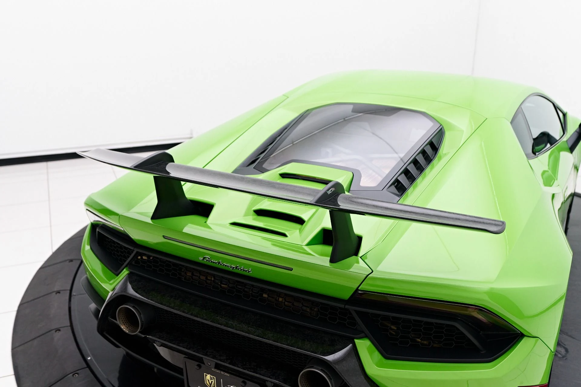 mph033_2117418837_Used_2019_Lamborghini_Huracan_Performante_1757626074_0d9f866ec1