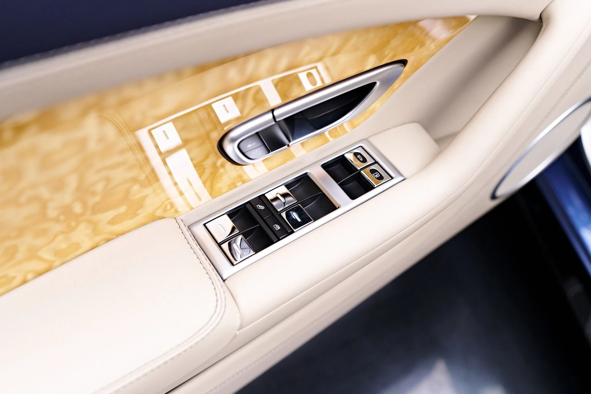mph033_2125663531_Used_2015_Bentley_Continental_GT_V8_S_1756433039_c59c77504f