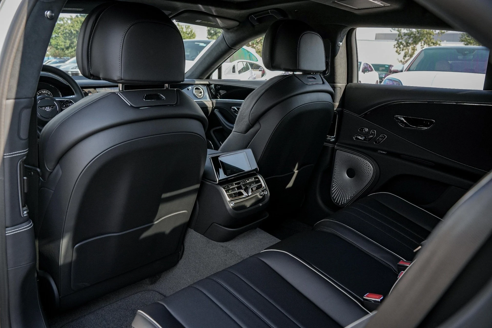 mph033_2127211994_Hi_Tech_Luxury_Imports_LLC_SCBBP_6_ZG_7_TC_024549_image_33_91c56eef06
