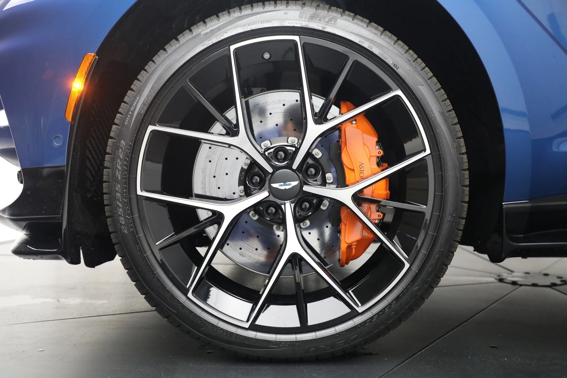mph033_2138324125_New_2025_Aston_Martin_DBX_707_22ce80a377