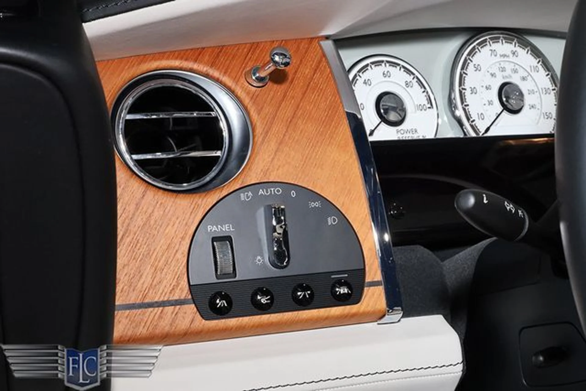 mph033_2144355979_used_2017_rolls_royce_dawn_convertible_9689_23039198_38_640_a325c5d717