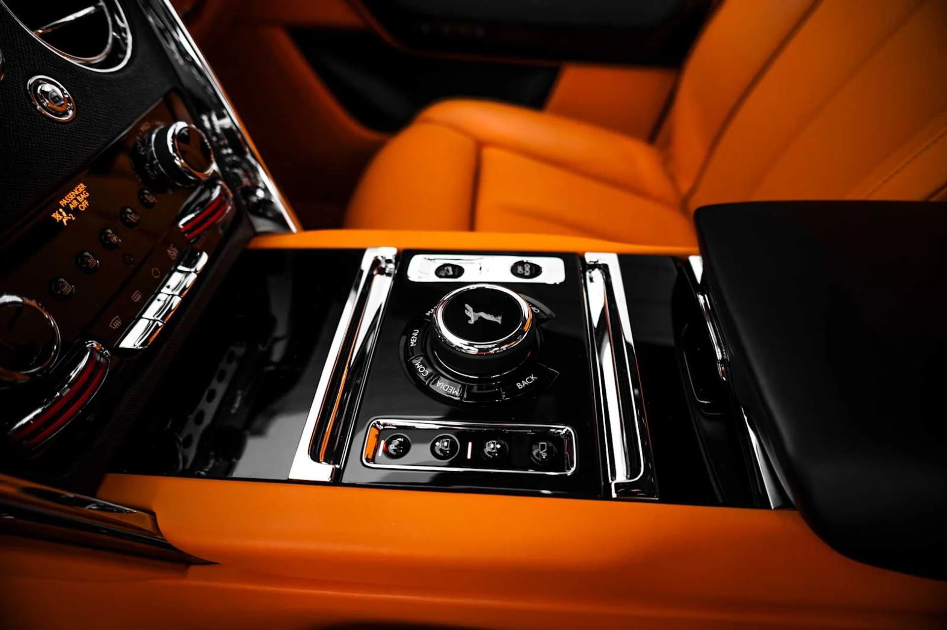 mph033_215544856_efbc9586c5c70a46e7a0aa2bd0e218bcx_0c84257441