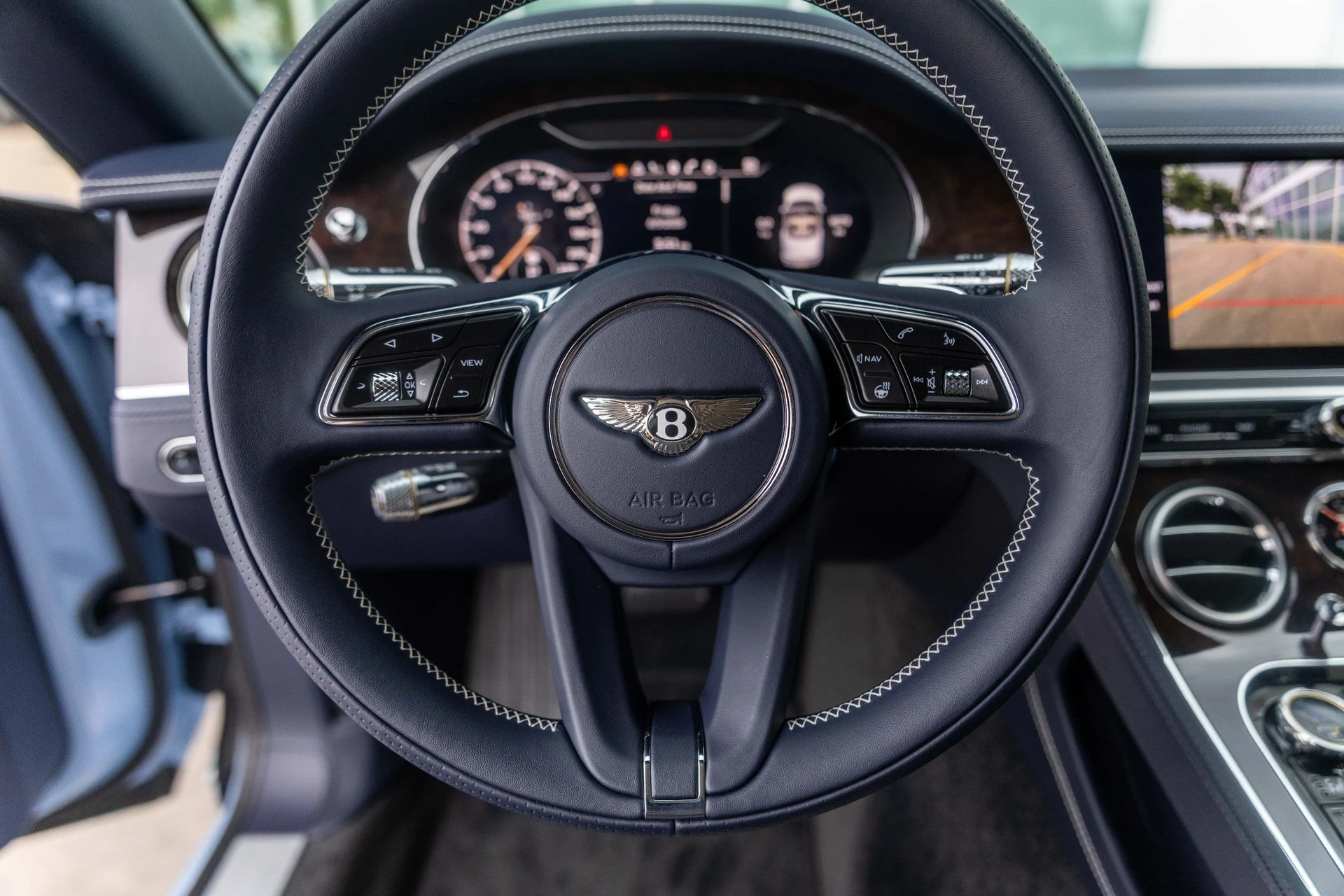mph033_2155616667_Hi_Tech_Luxury_Imports_LLC_SCBDG_4_ZG_1_PC_008673_image_33_54a32ad3f4