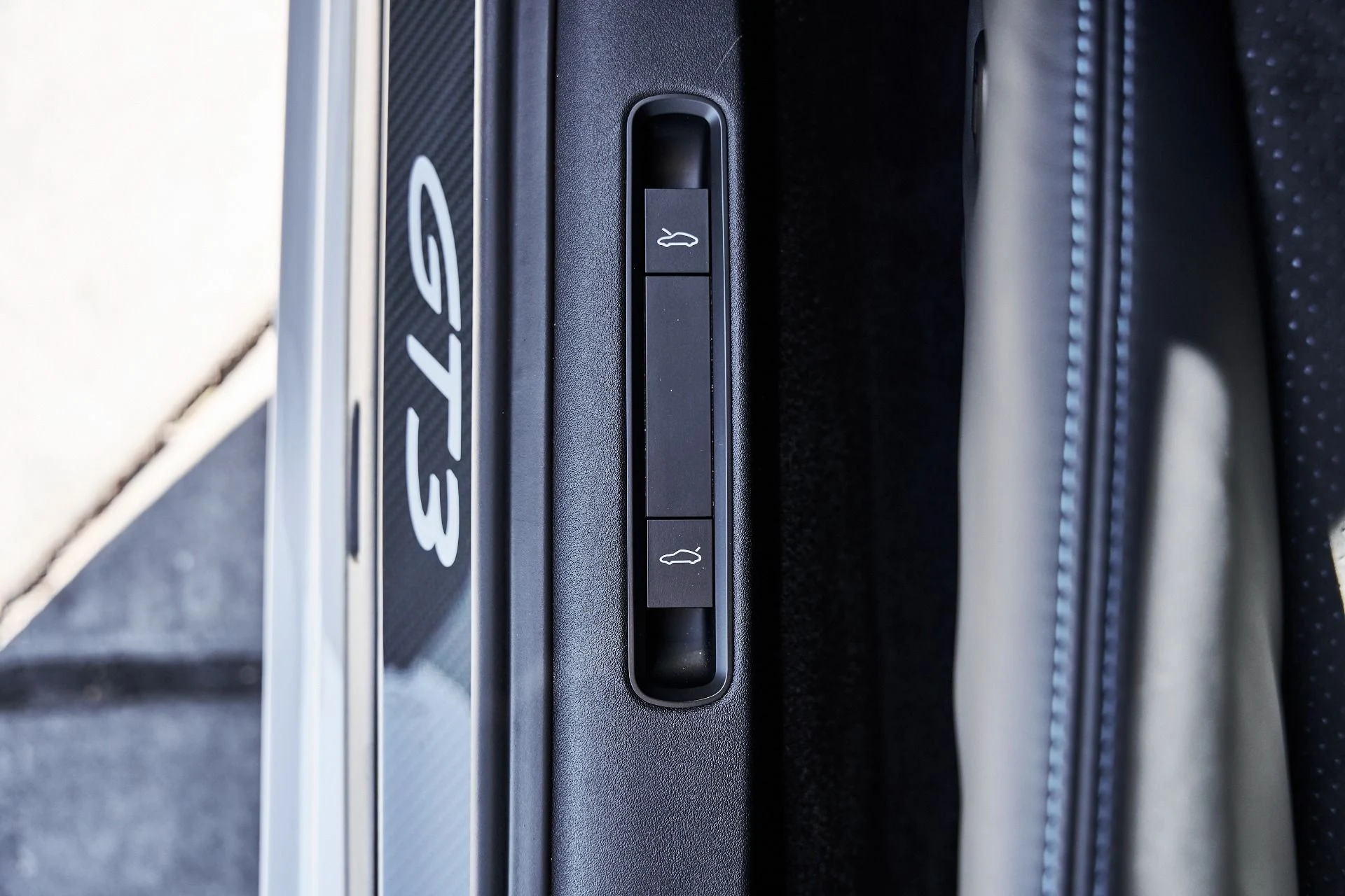 mph033_2155965606_Used_2024_Porsche_911_GT_3_1774056882_ac0d588bfd