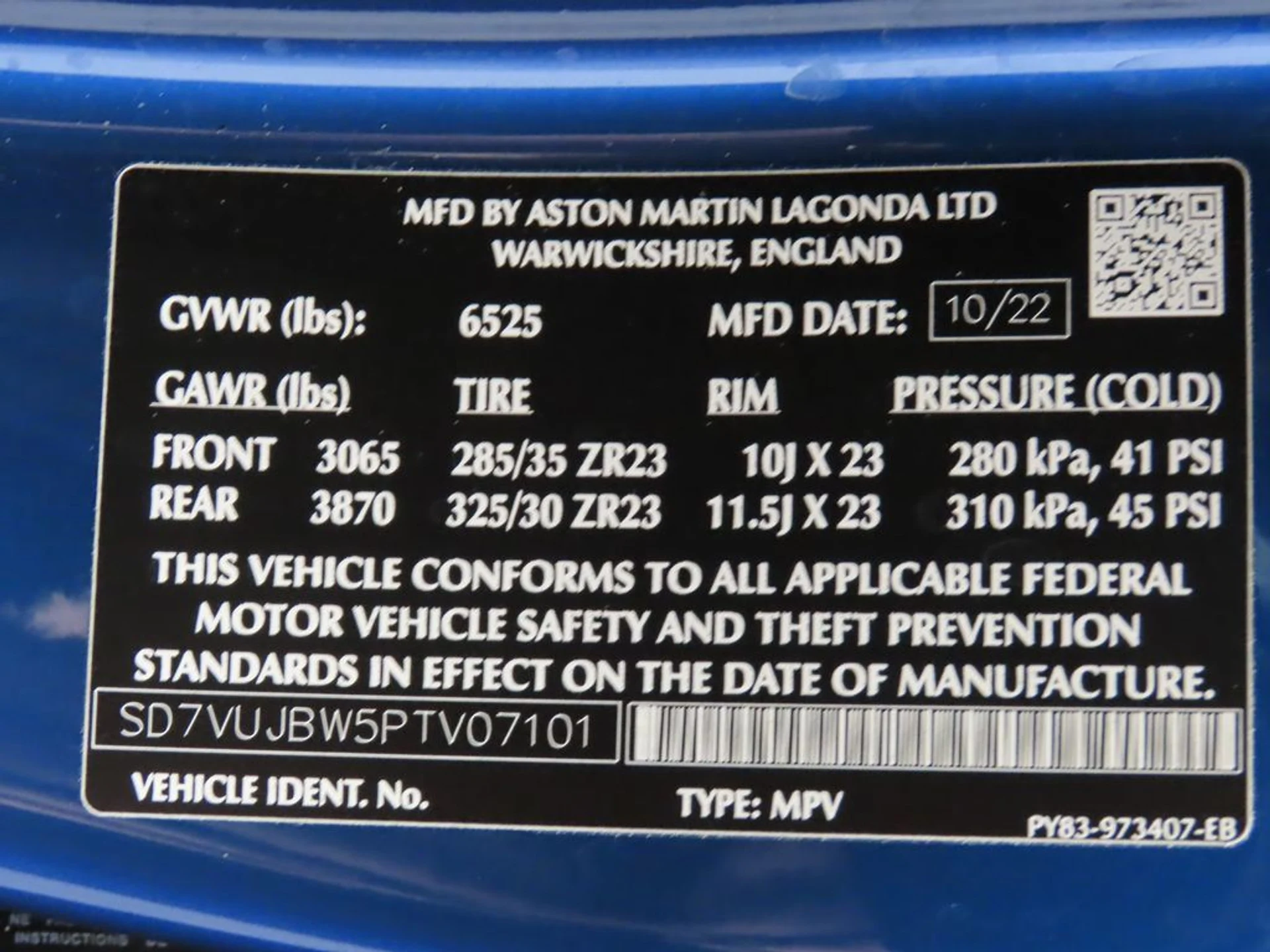 mph033_2161261644_used_2023_aston_martin_dbx_707awd_8119_22979398_34_1024_12a0b53fbb