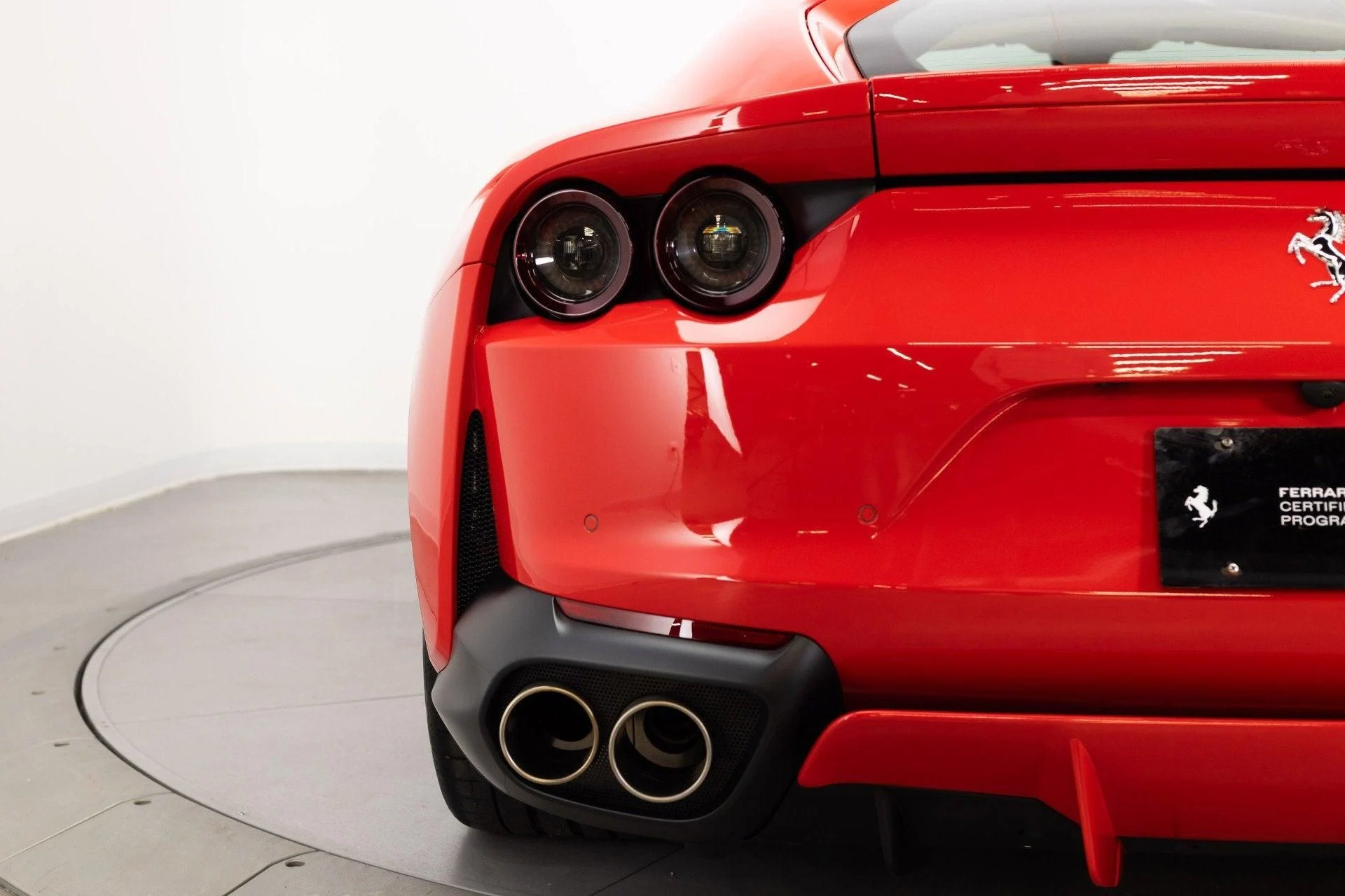 mph033_2162262187_Used_2018_Ferrari_812_Superfast_1777368510_ddff33407d