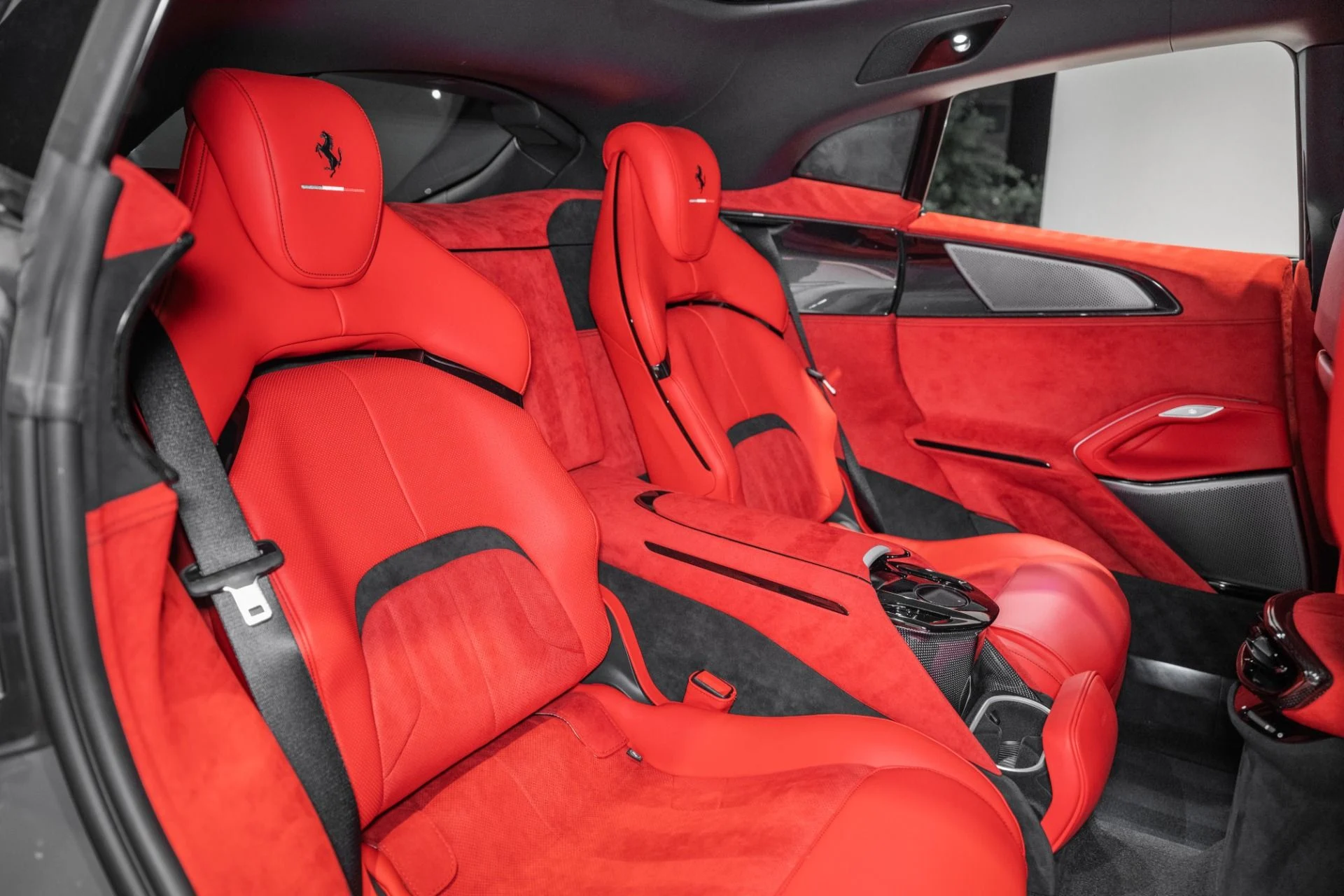 mph033_2166117128_Used_2026_Ferrari_Purosangue_1781276023_ff43ac03ff
