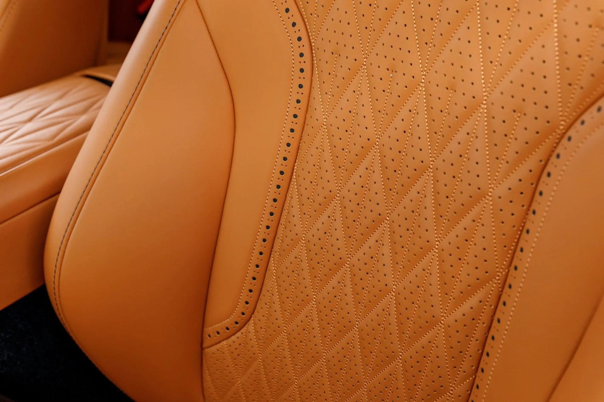 mph033_2177317186_d42d9de57f481f36bba03b8ba6921266x_04d7013bb5