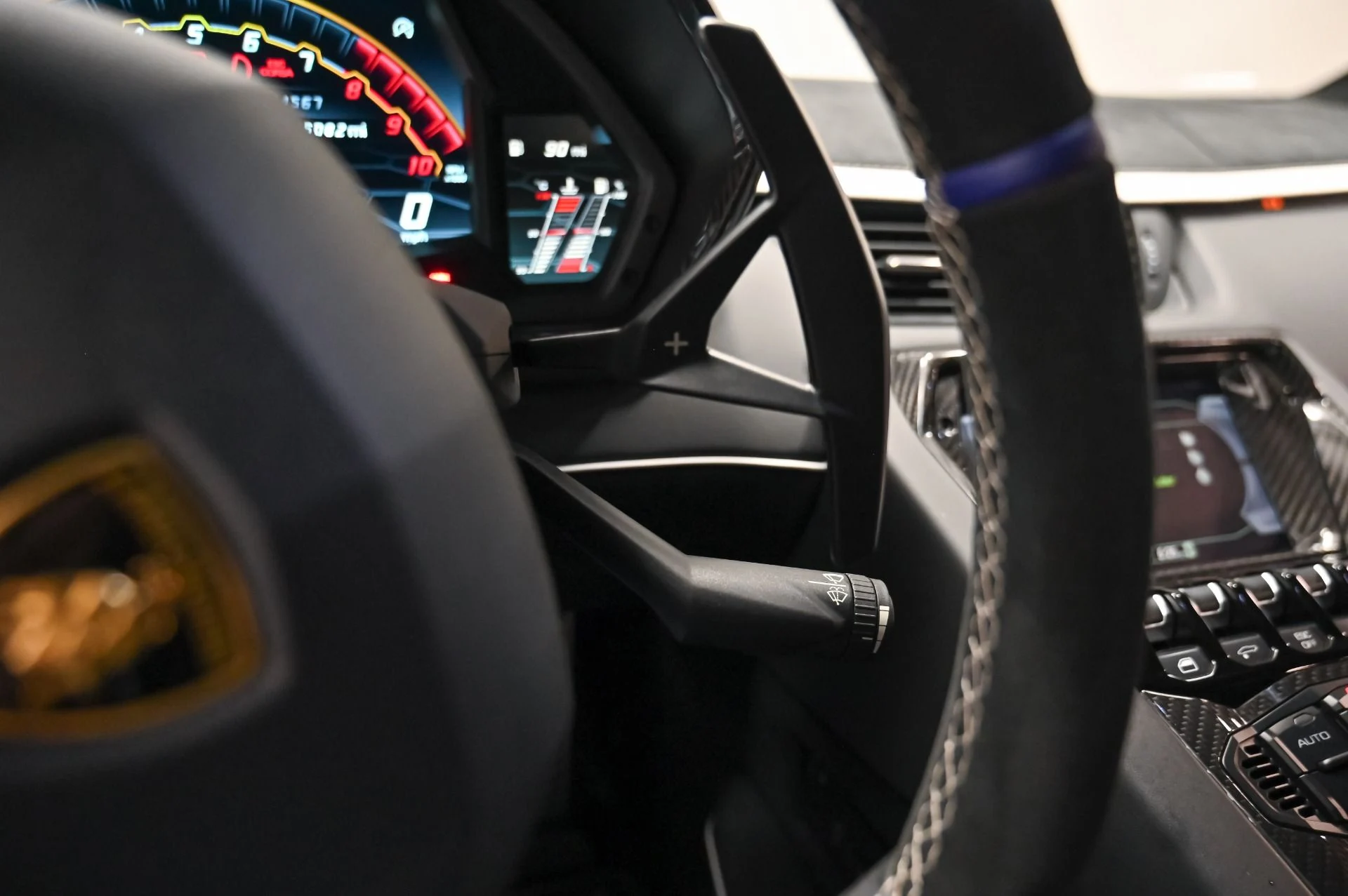 mph033_2178151251_Used_2019_Lamborghini_Aventador_SVJ_1760550459_e153fb9b11