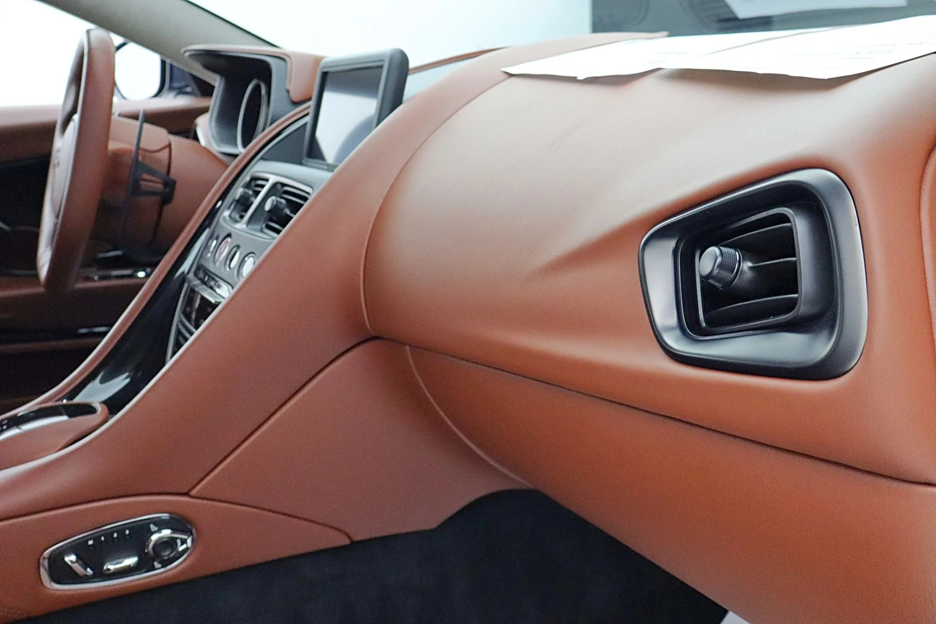 mph033_2180784174_Used_2020_Aston_Martin_DB_11_AMR_d5c9200d30