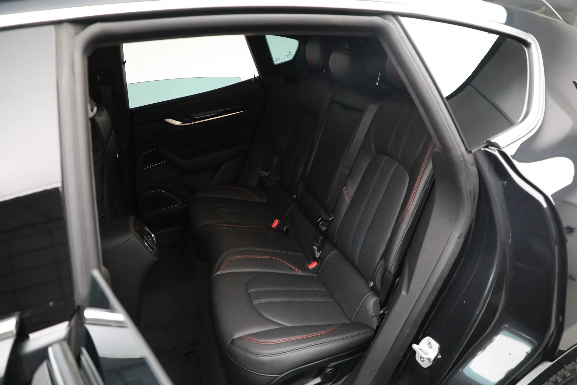 mph033_2182569323_New_2024_Maserati_Levante_GT_Ultima_82a7bace9f