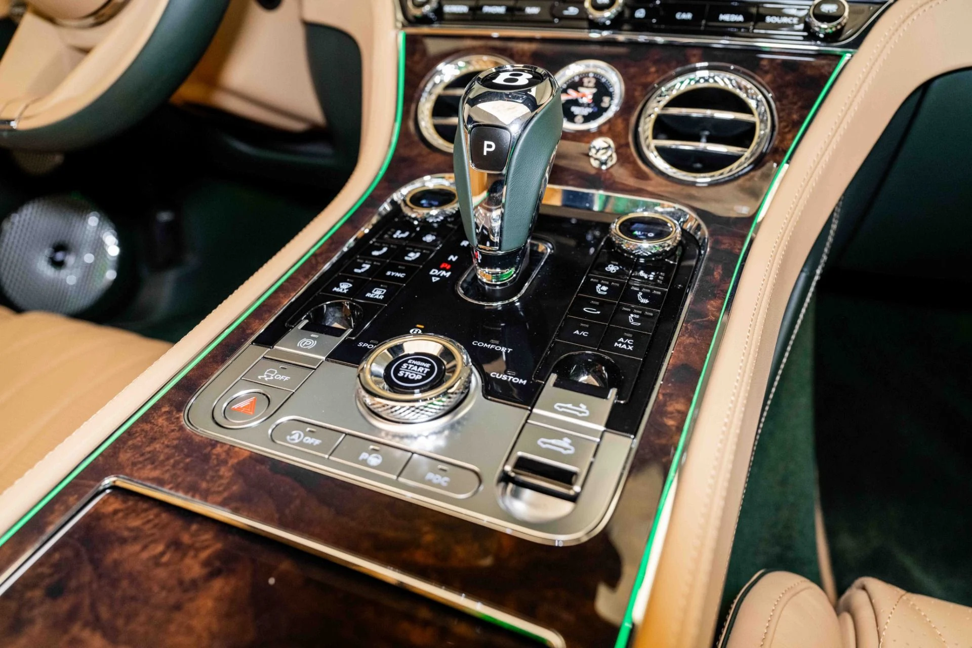 mph033_2188989731_Used_2024_Bentley_CONTINENTAL_GTC_Azure_V8_1705167241_36033d9ee2