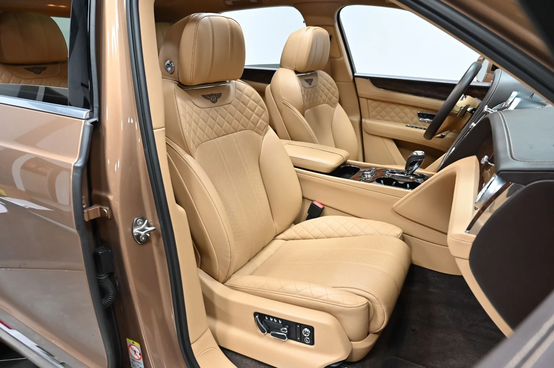mph033_2206824106_Used_2017_Bentley_Bentayga_W12_1759876449_5e6a765398