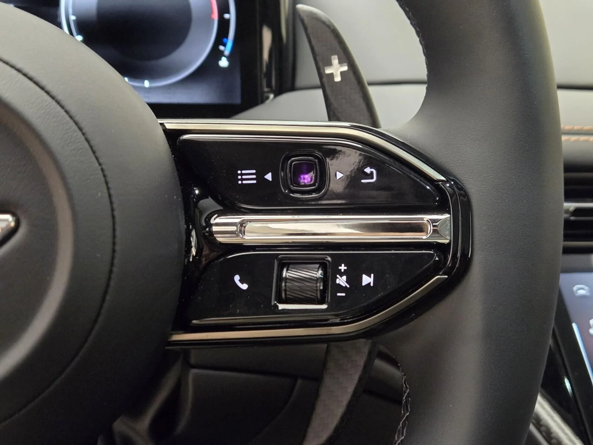 mph033_220923176_New_2026_Aston_Martin_DB_12_1769062397_161afacec6