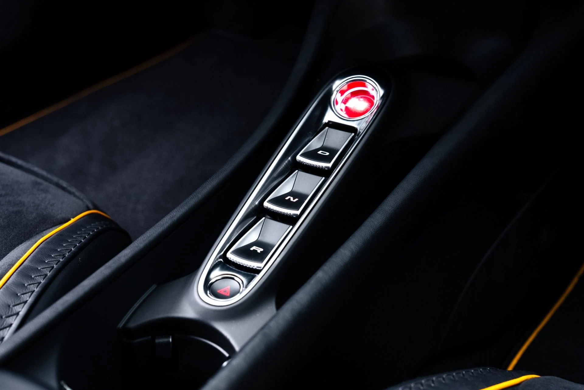 mph033_2215868002_Used_2023_Mc_Laren_Artura_1770682323_8596ab0f8f