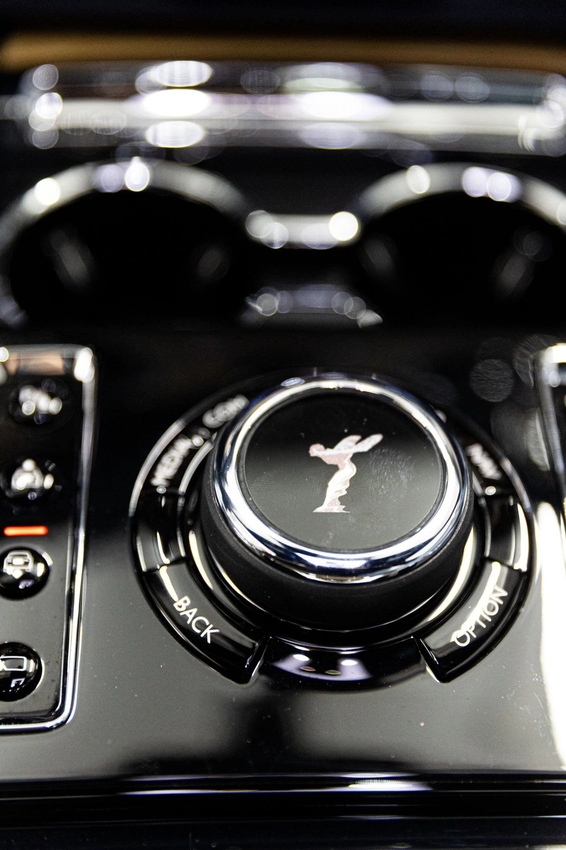 mph033_2228463369_a5094a74c1174458d2152fb12f2c4257x_97842a0cd4