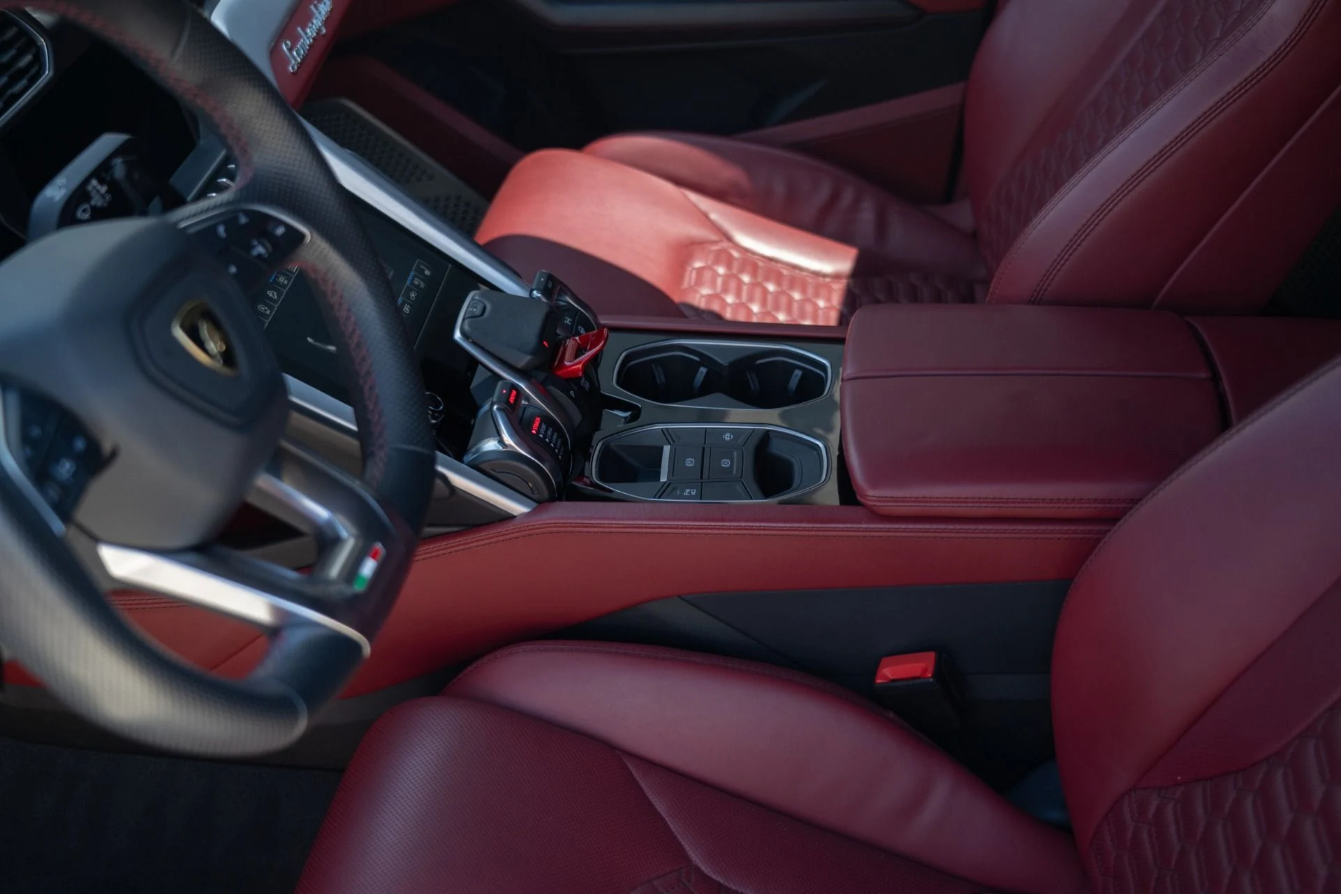 mph033_2229072224_Used_2019_Lamborghini_Urus_1755558842_d8328bc723