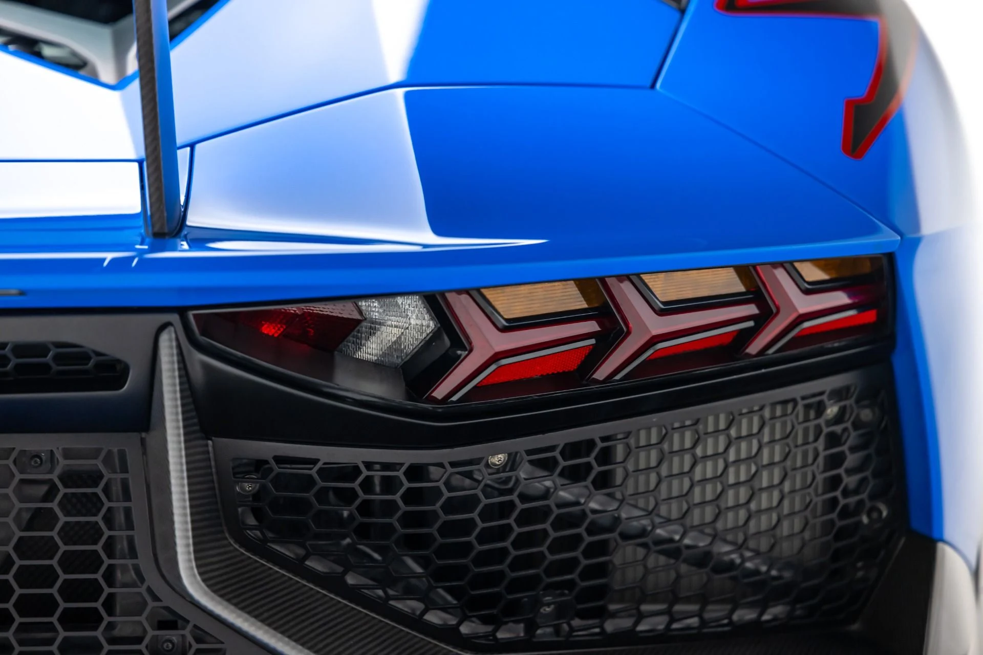 mph033_2241412877_7478_p34_l_c10151015f