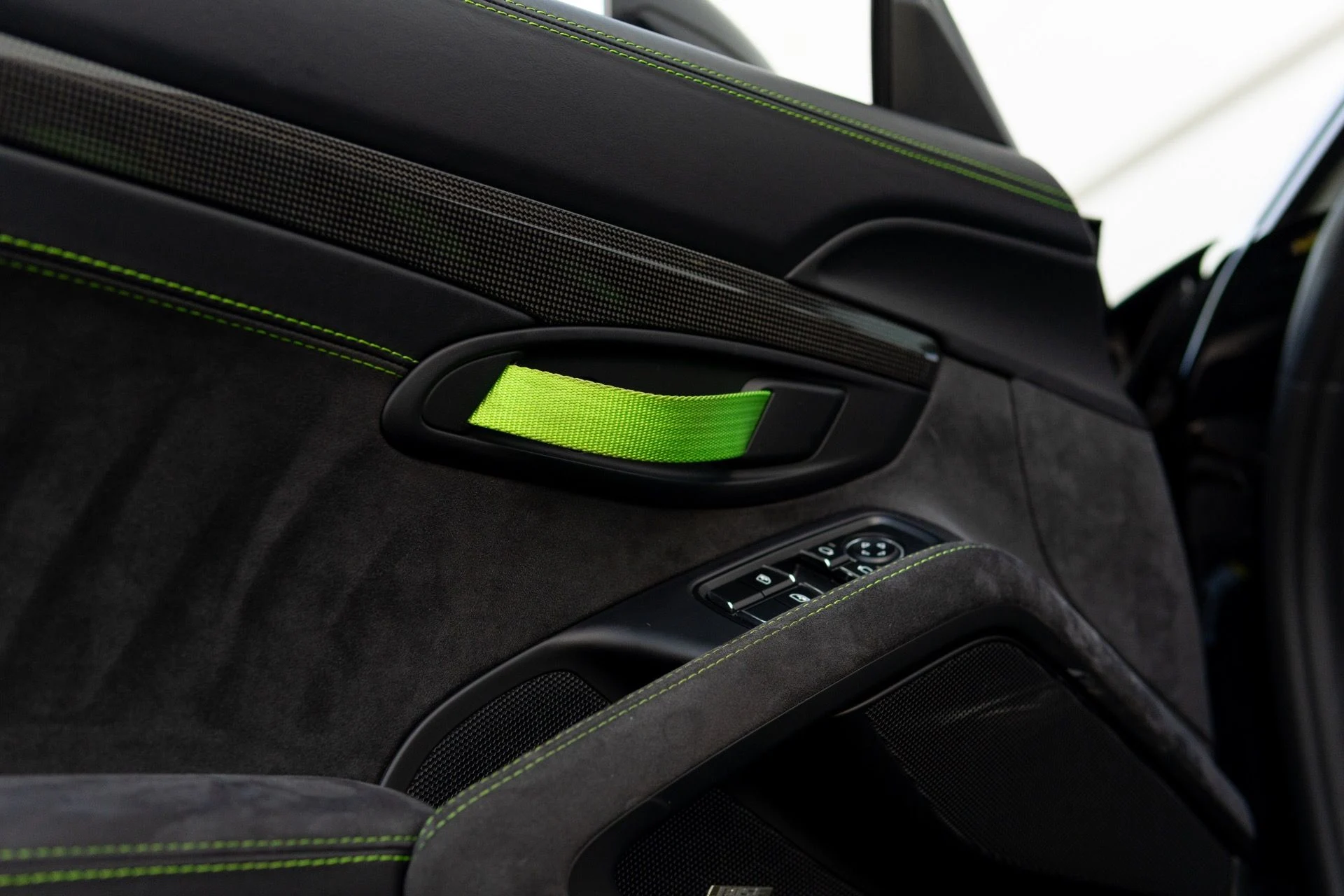 mph033_2243428064_Used_2019_Porsche_911_GT_3_RS_1765832694_ac62c154f4