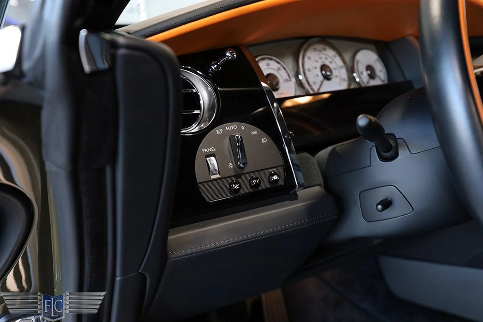 mph033_2244666344_used_2021_rolls_royce_dawn_convertible_9689_23009297_34_1024_ac46a3118a