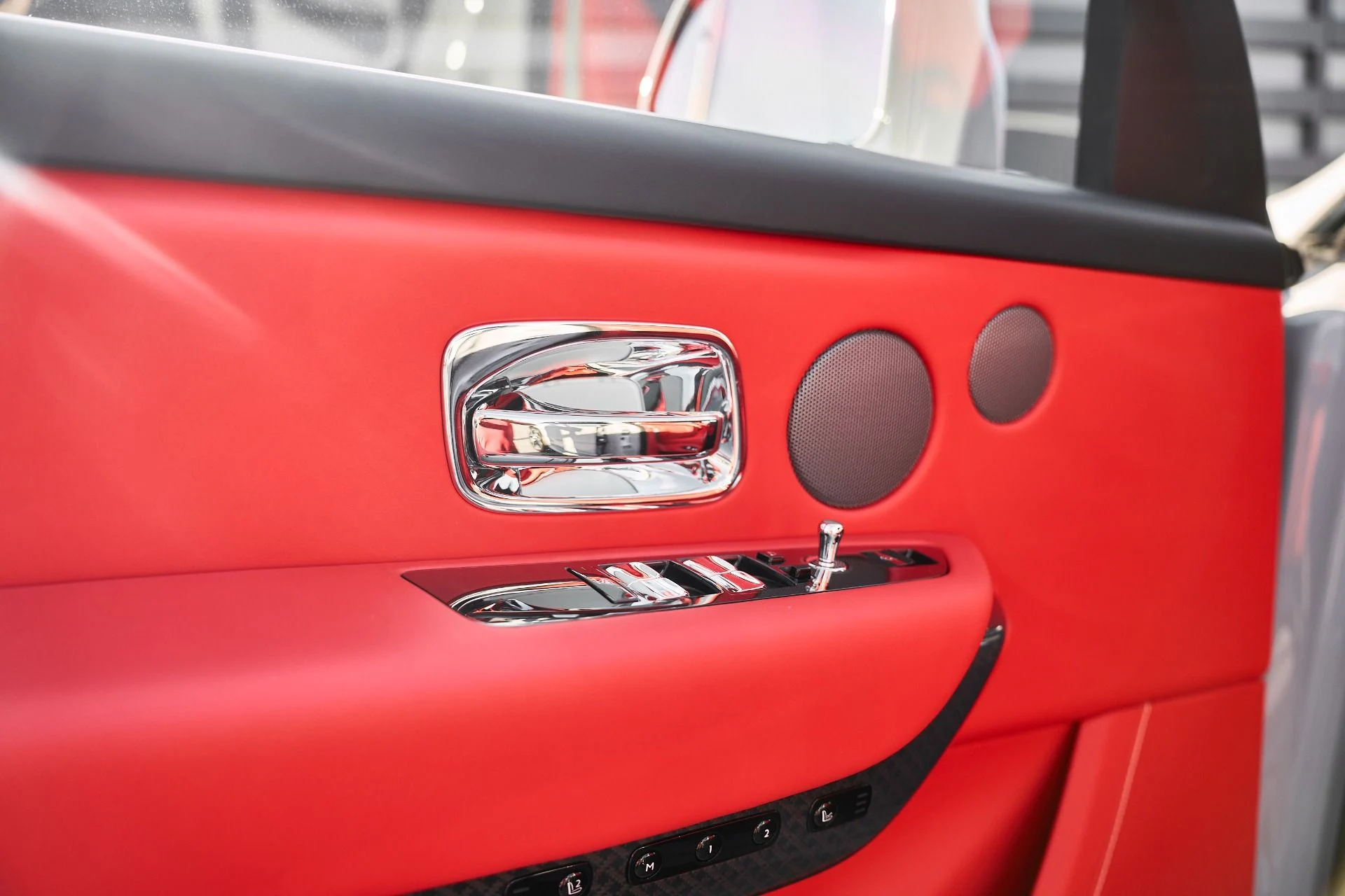 mph033_224617420_Used_2025_Rolls_Royce_Cullinan_Black_Badge_1763084587_c3374093de