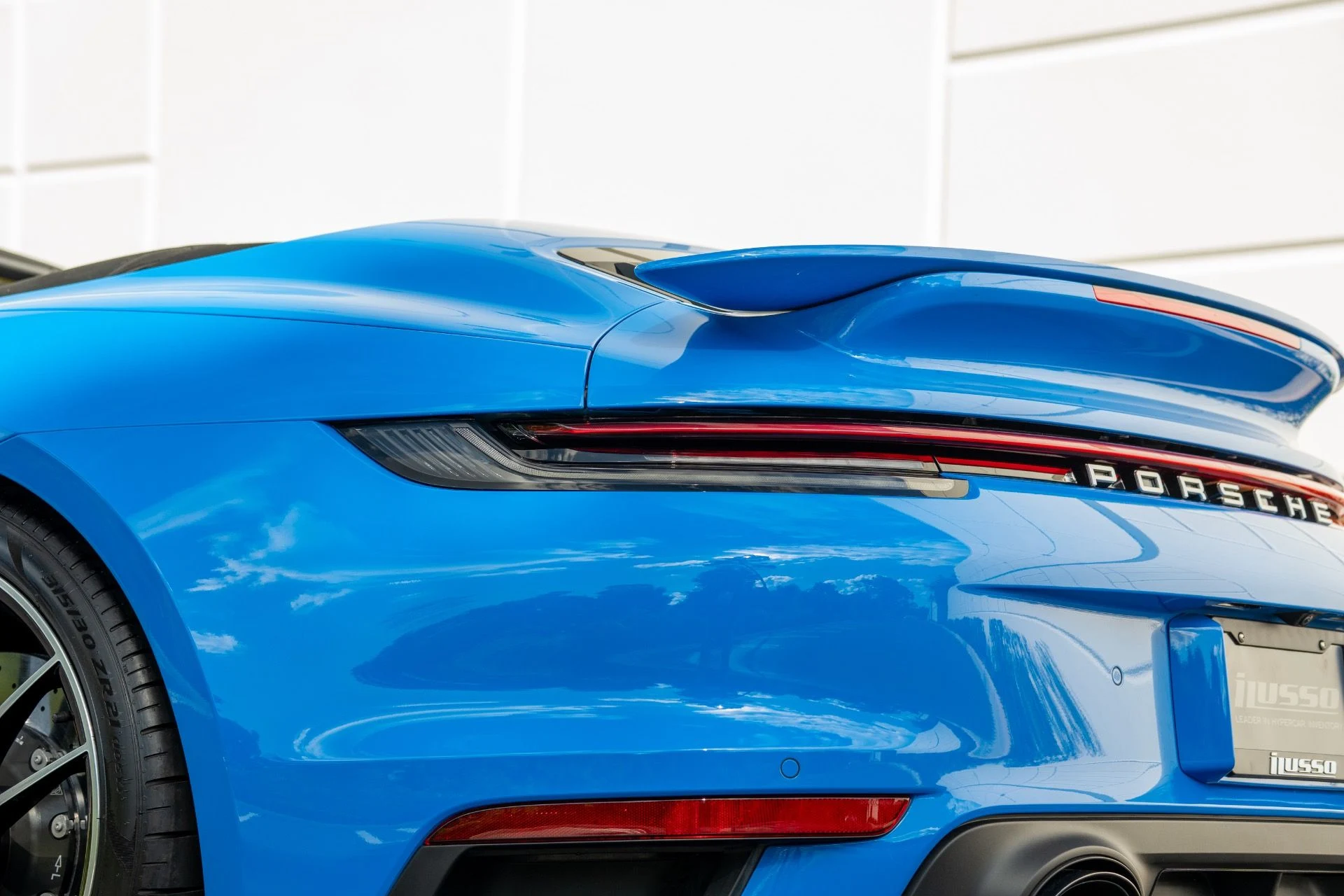 mph033_2272974677_Used_2023_Porsche_911_Turbo_S_1759285627_432155fb7f