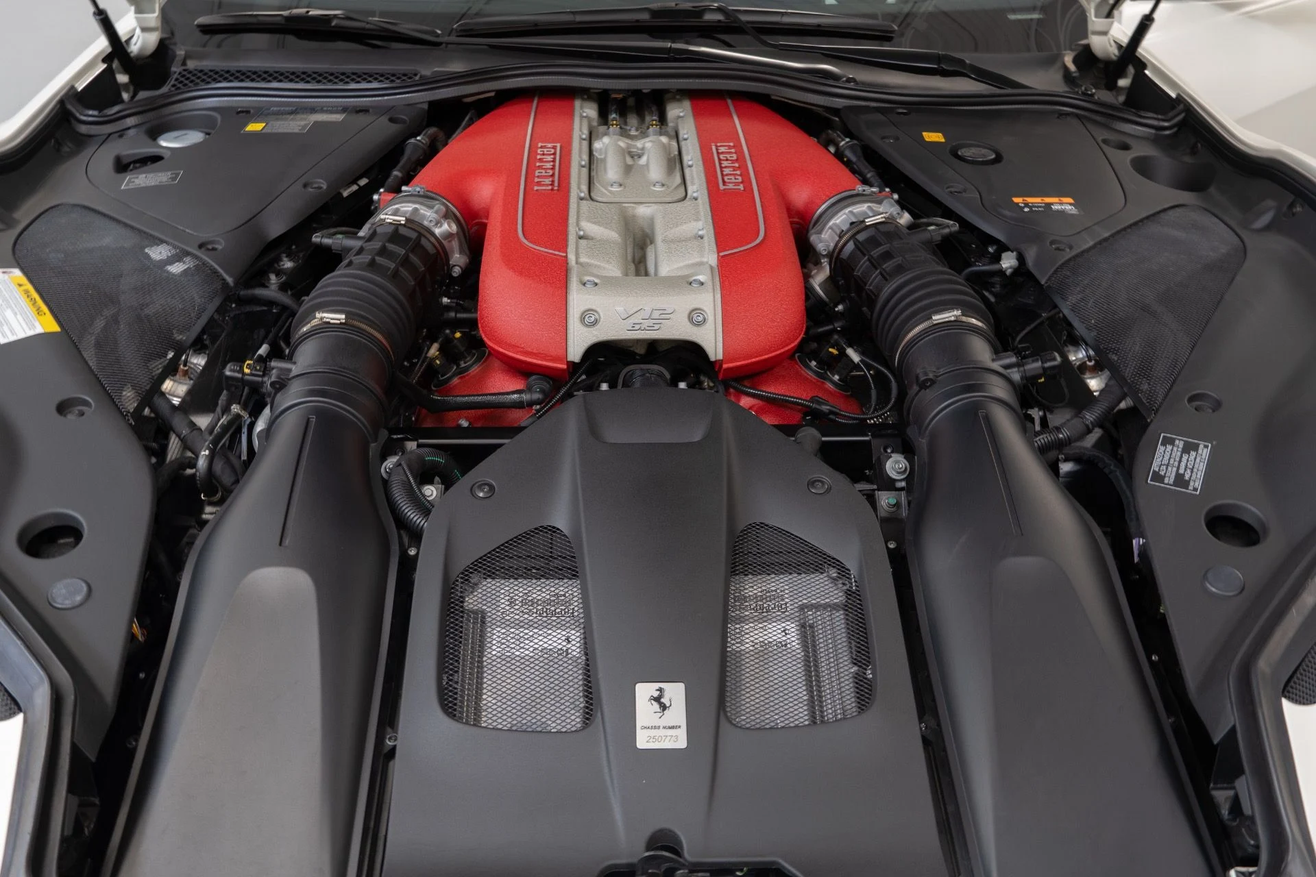 mph033_2277289285_Used_2020_Ferrari_812_Superfast_1757714859_2a23072902