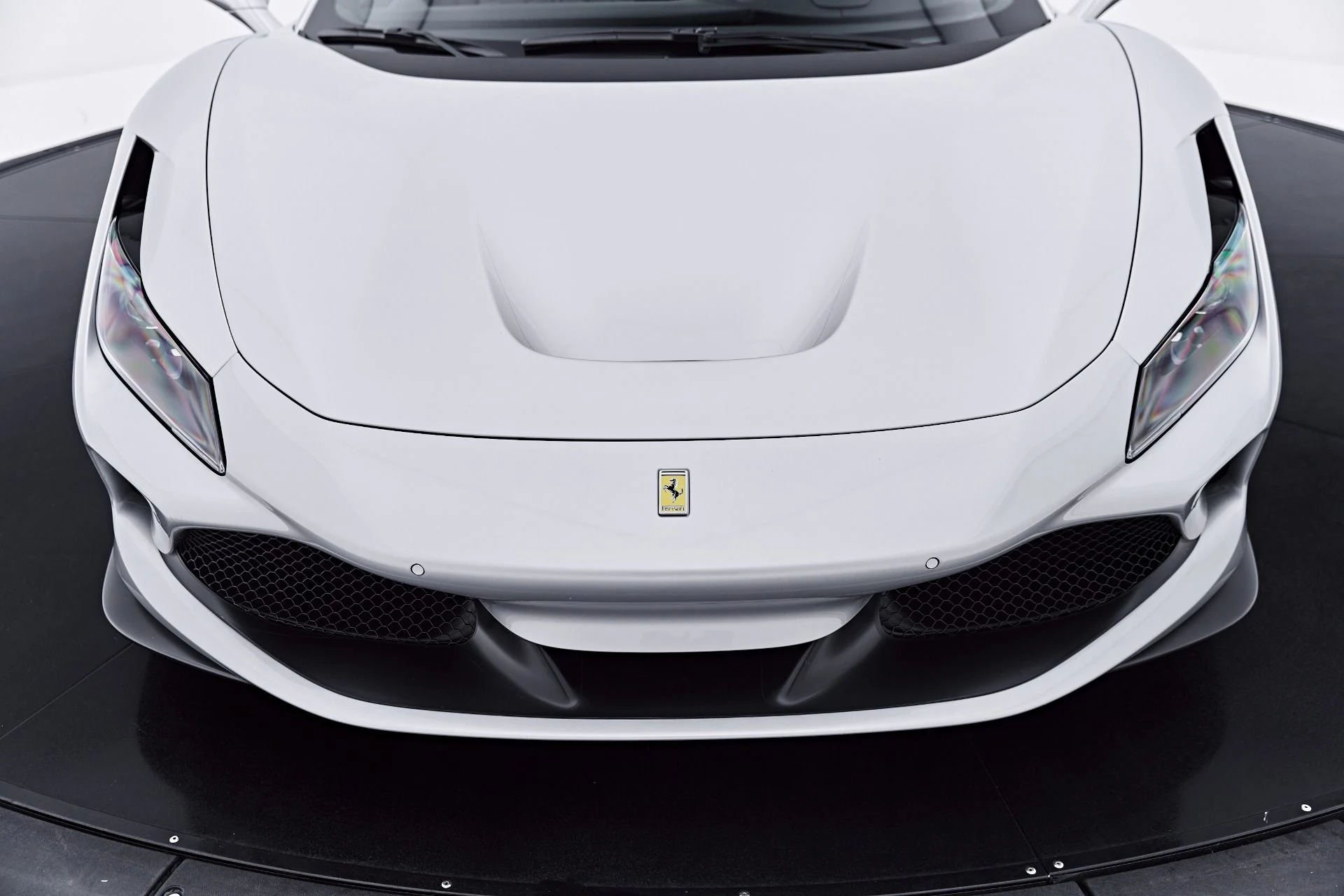 mph033_2280885244_Used_2022_Ferrari_F8_Spider_Base_1785538808_10bc65ad6c