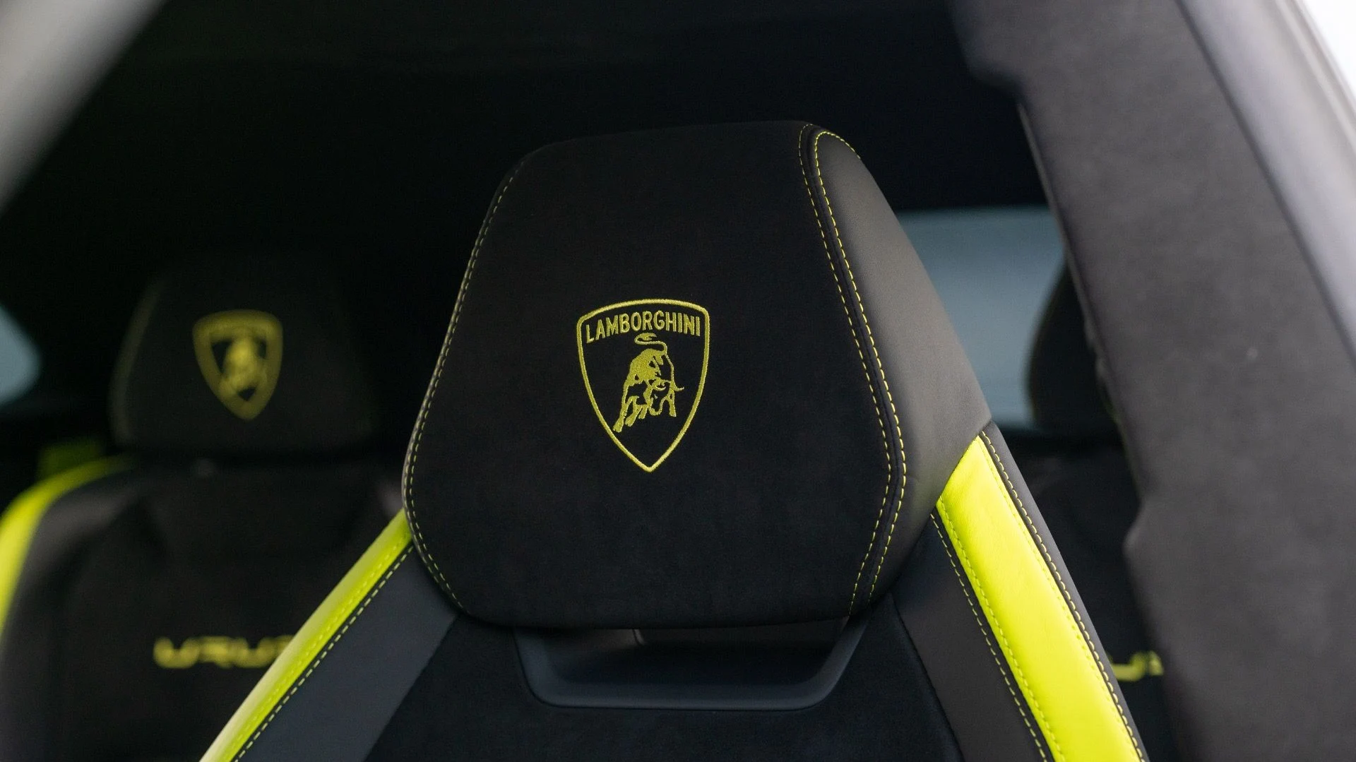 mph033_2281572077_Used_2024_Lamborghini_Urus_Performante_1753476183_1294ae47cb