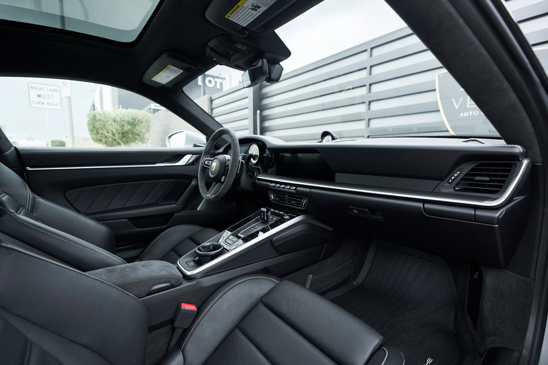 mph033_2289372197_Used_2021_Porsche_911_Turbo_S_1760042764_f87eab7655