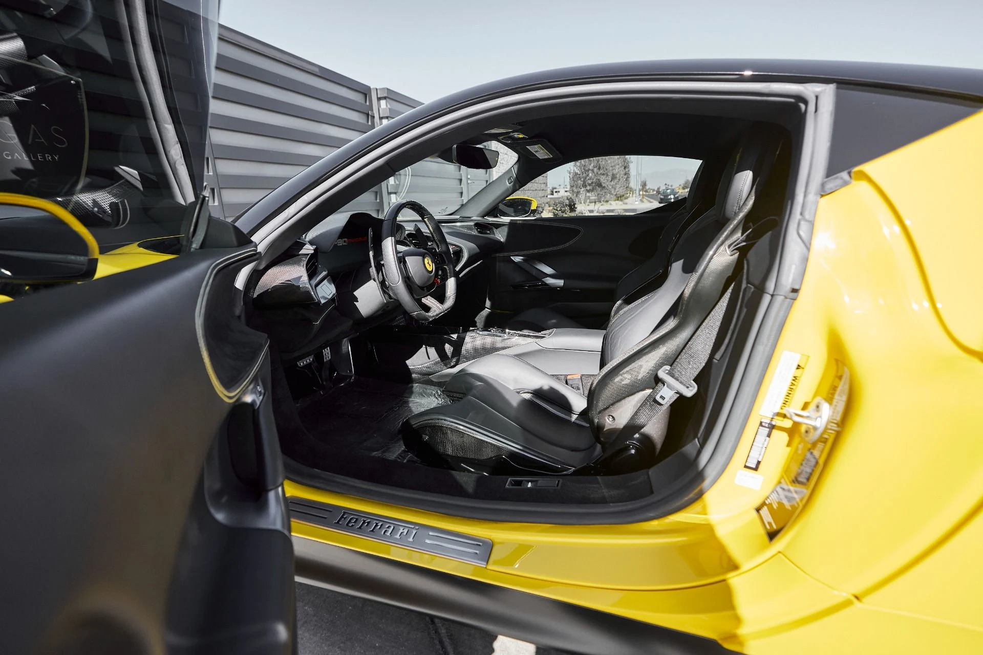 mph033_2290598409_Used_2022_Ferrari_SF_90_Stradale_Base_1762462370_be5dcb44d5