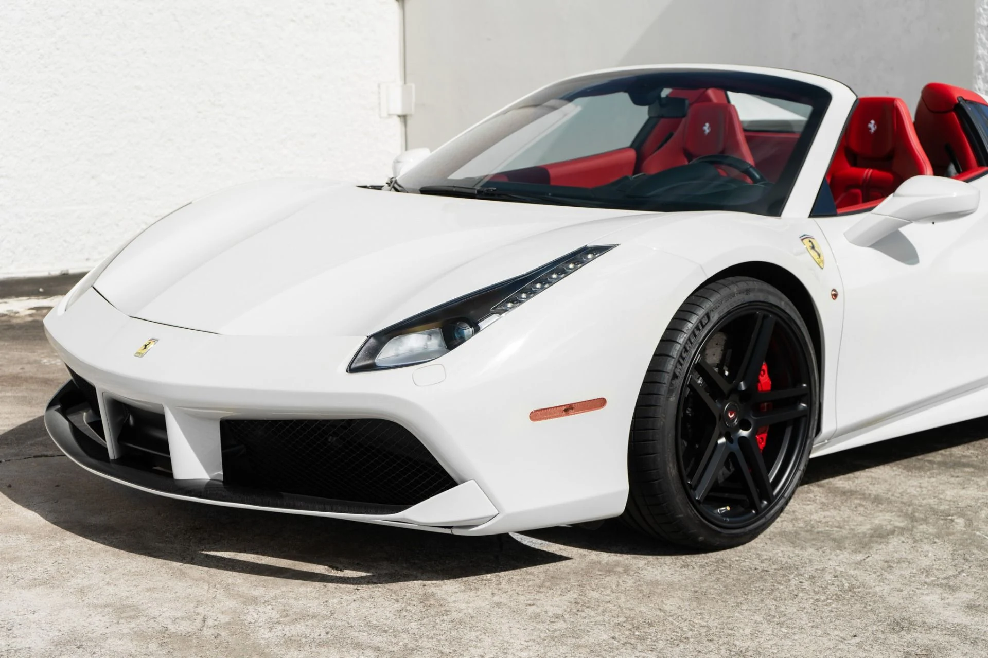 mph033_2298991523_Used_2018_Ferrari_488_Spider_1781219739_31d4d79b9a