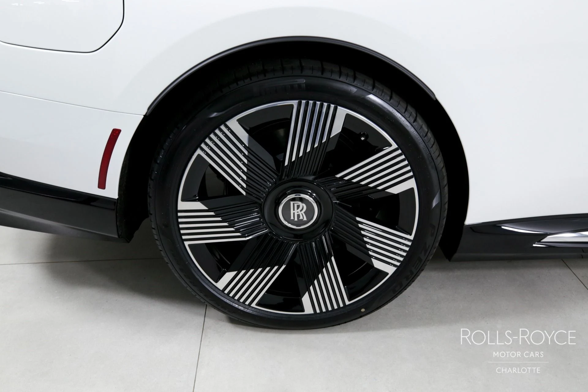 mph033_2302793806_Used_2024_Rolls_Royce_Spectre_1709308315_1019812d26