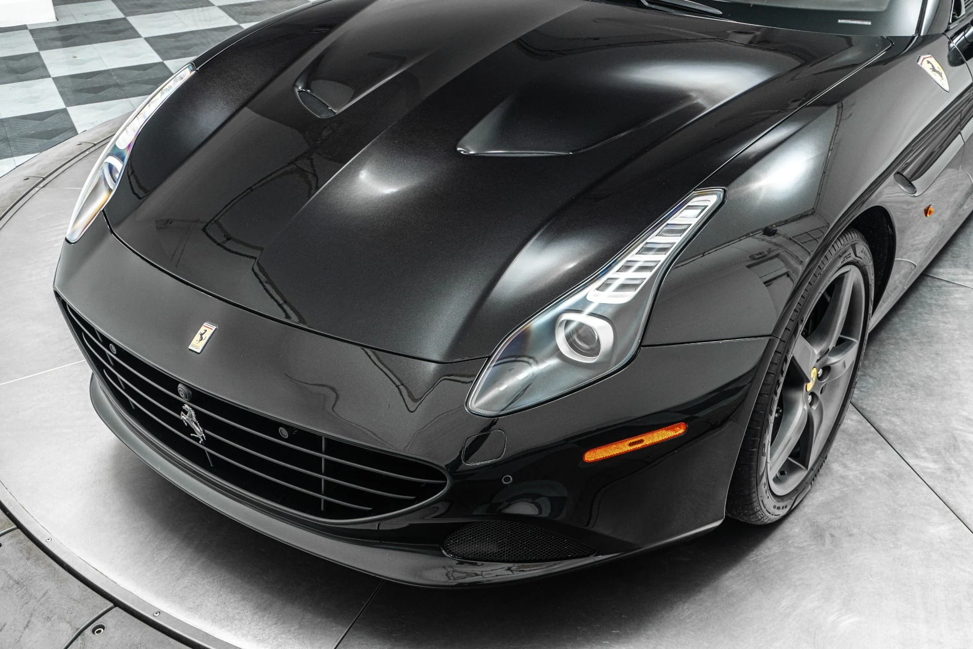 mph033_2303382995_Used_2015_Ferrari_California_Full_Power_and_Heated_Seats_Twin_Turbo_V8_1776271137_744b5bfd85