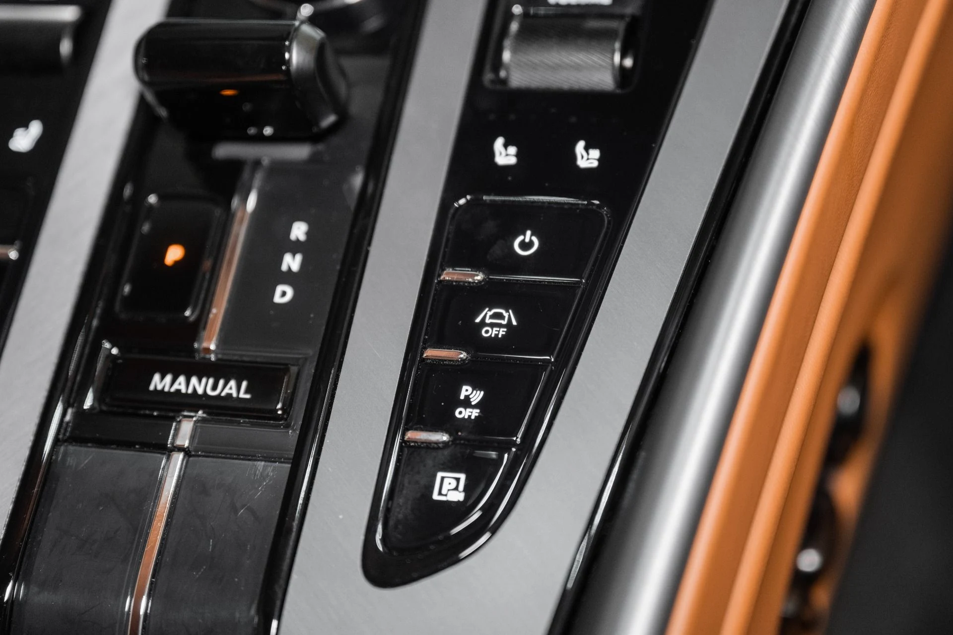 mph033_230650818_Used_2024_Aston_Martin_DB_12_V8_COUPE_1784304834_3f93f09b99