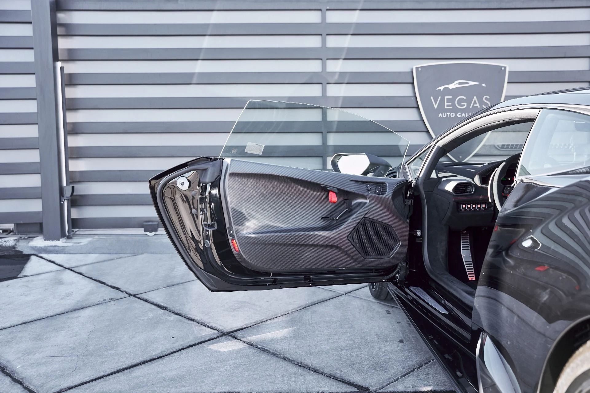 mph033_2307139352_Used_2024_Lamborghini_Huracan_STO_1768271421_6045de8f0c