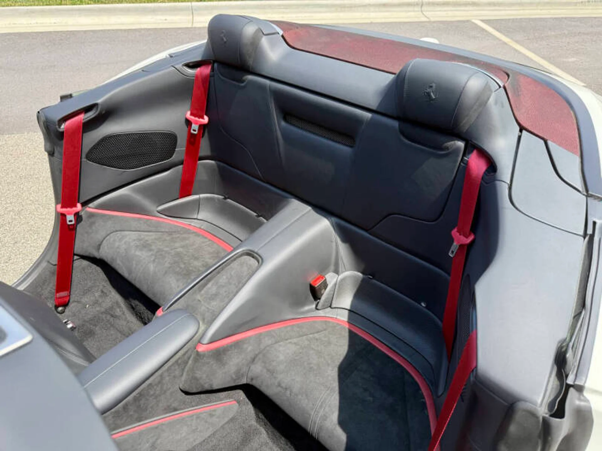 mph033_2308801427_2025_ferrari_roma_spider_base_2dr_convertible_e12ded816d